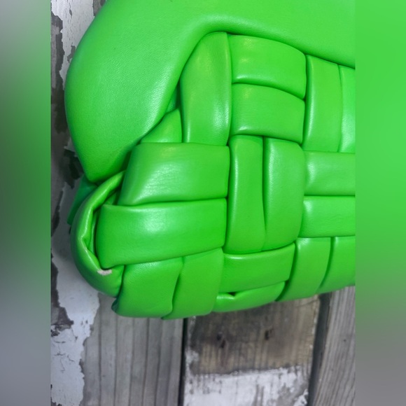 THEMOIRE’ Bios Woven Mantis Pochette in Green - Picture 5 of 12